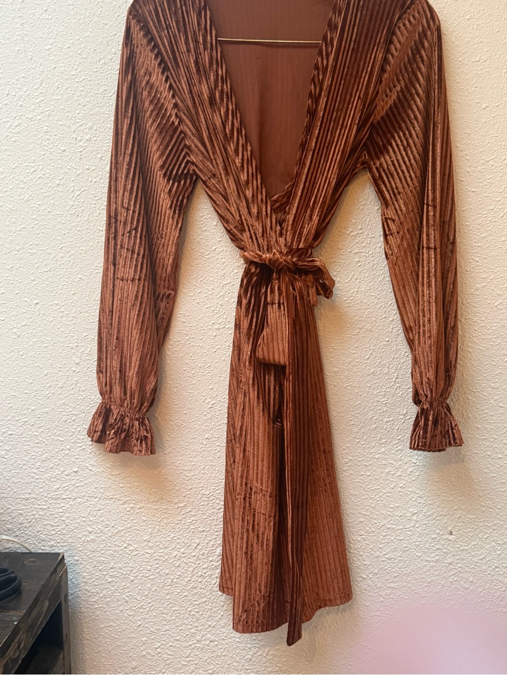 !it jeans Ribbed Velvet Wrap Midi Dress in Rust